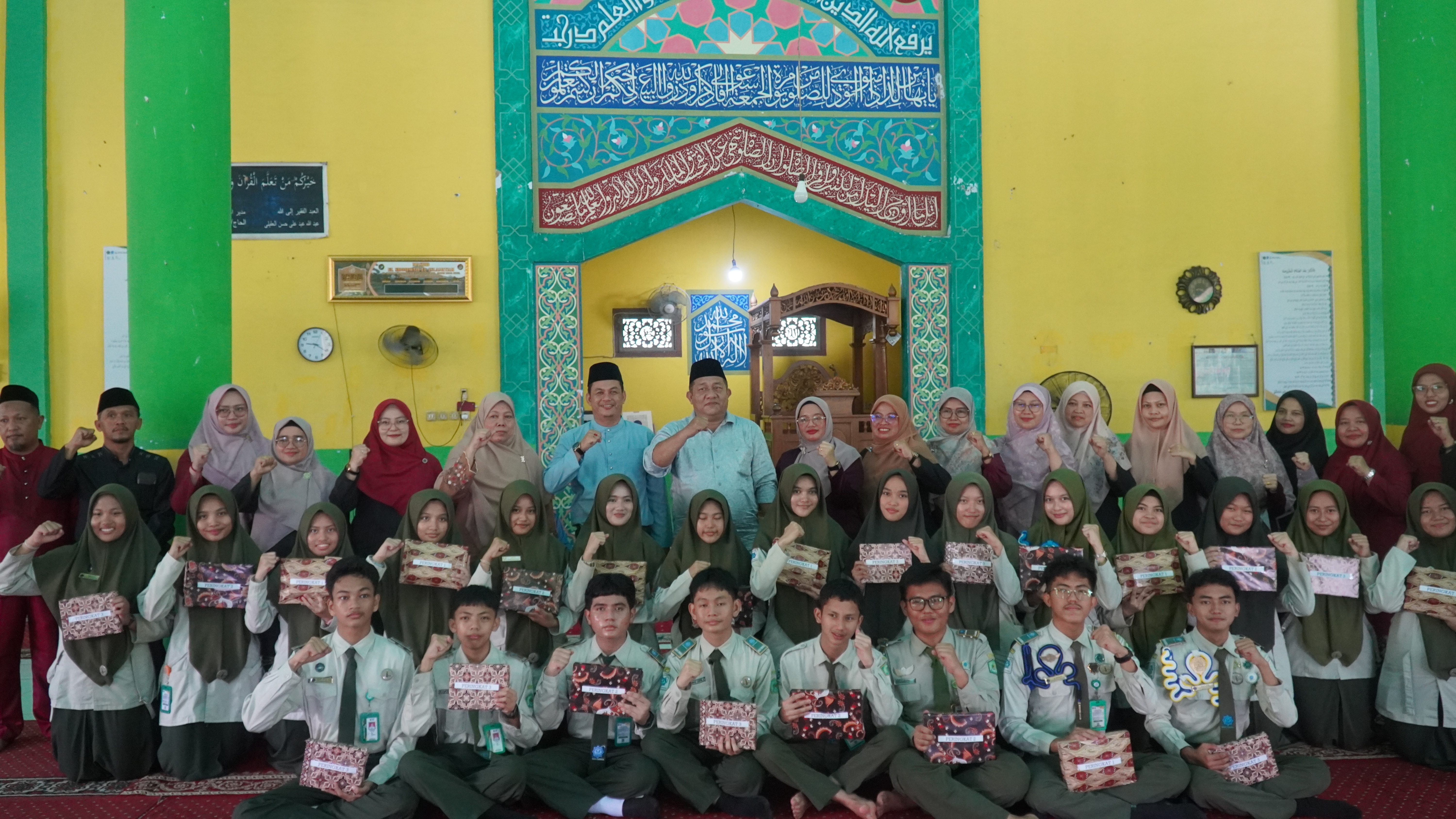 30 Siswa Terbaik Raih Juara Kelas Semester Genap MAN IC Jambi 2025/2026