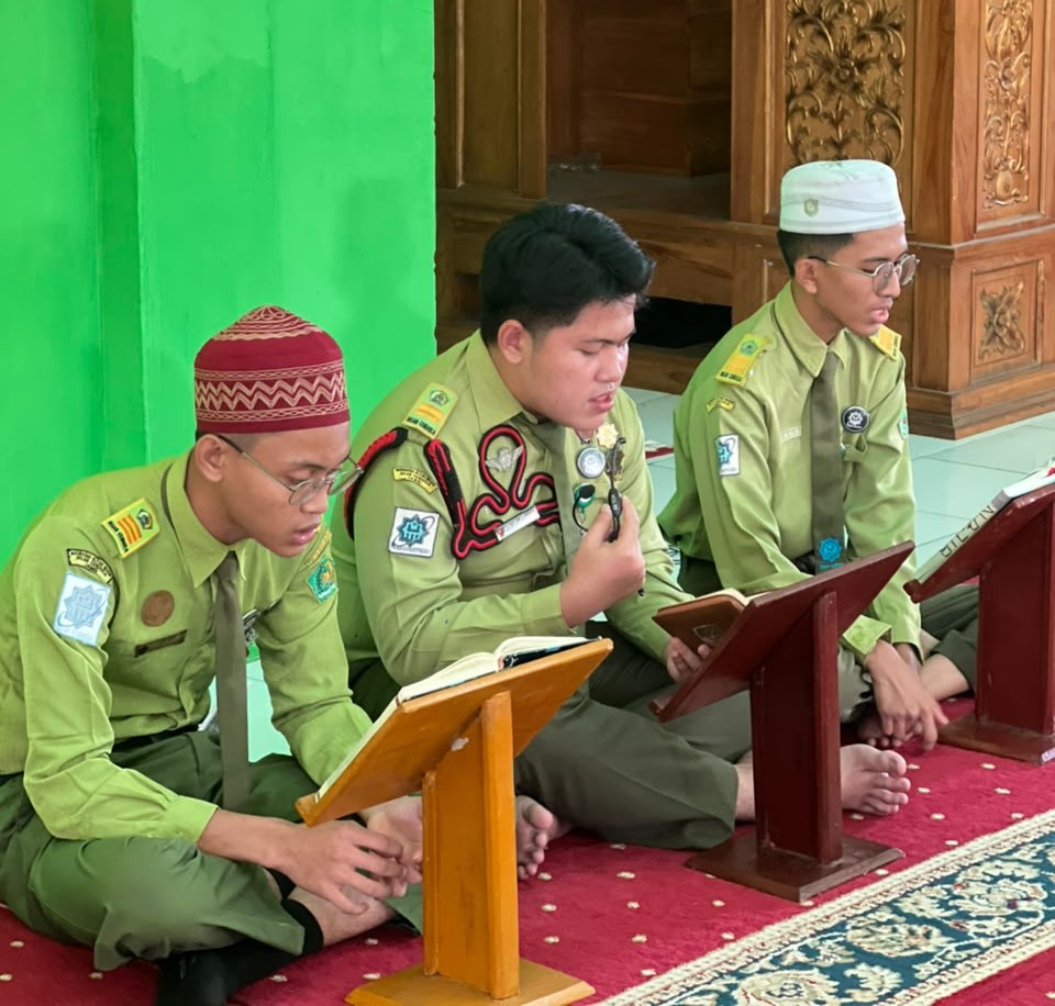 Awali Pembelajaran dengan Yasinan dan Doa Bersama, MAN Insan Cendekia Jambi Perkuat Karakter Religius Murid
