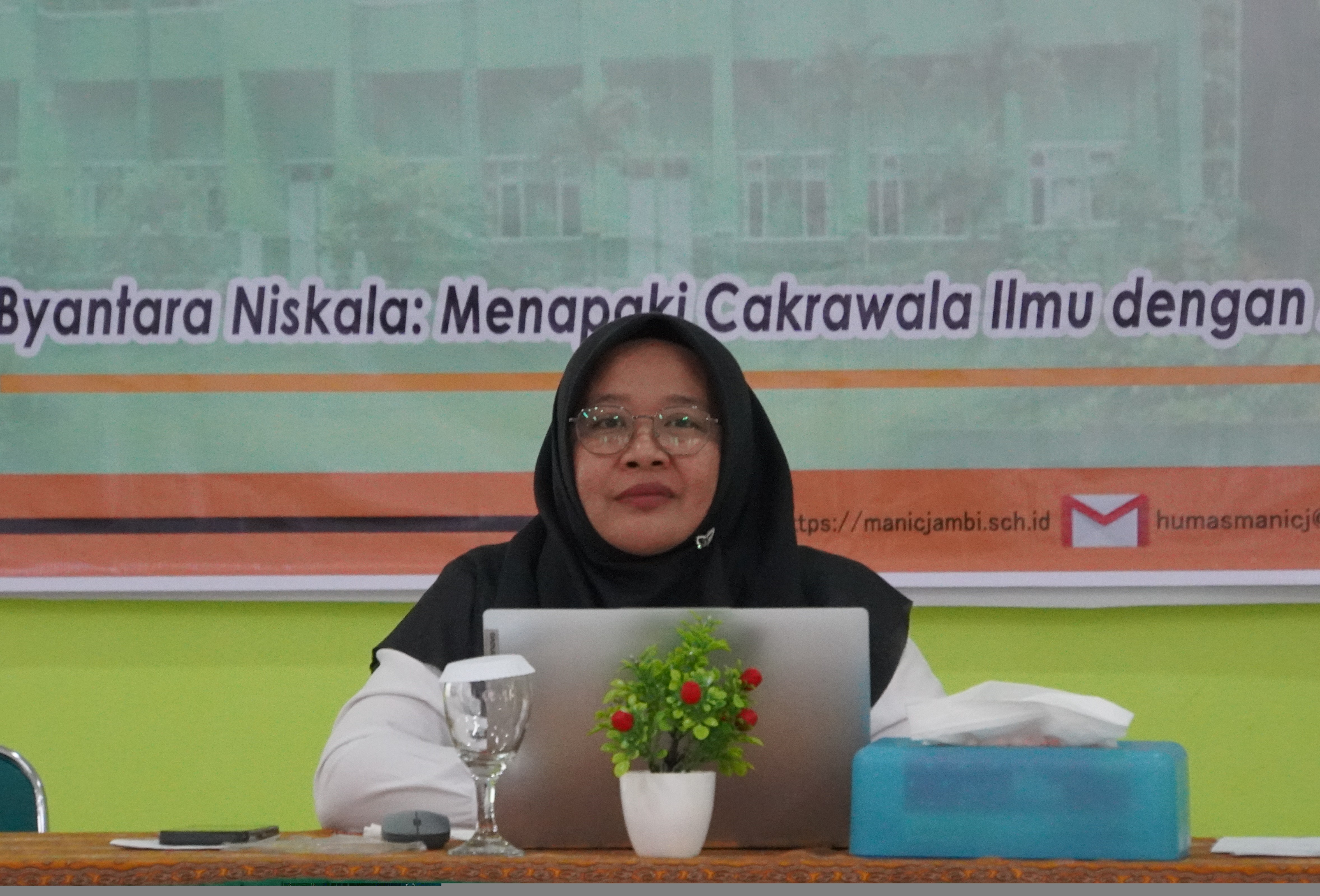 Febriyani Putri, S.Pd. Bekali Murid Baru Strategi Beradaptasi dengan Sistem Pembelajaran MAN IC Jambi