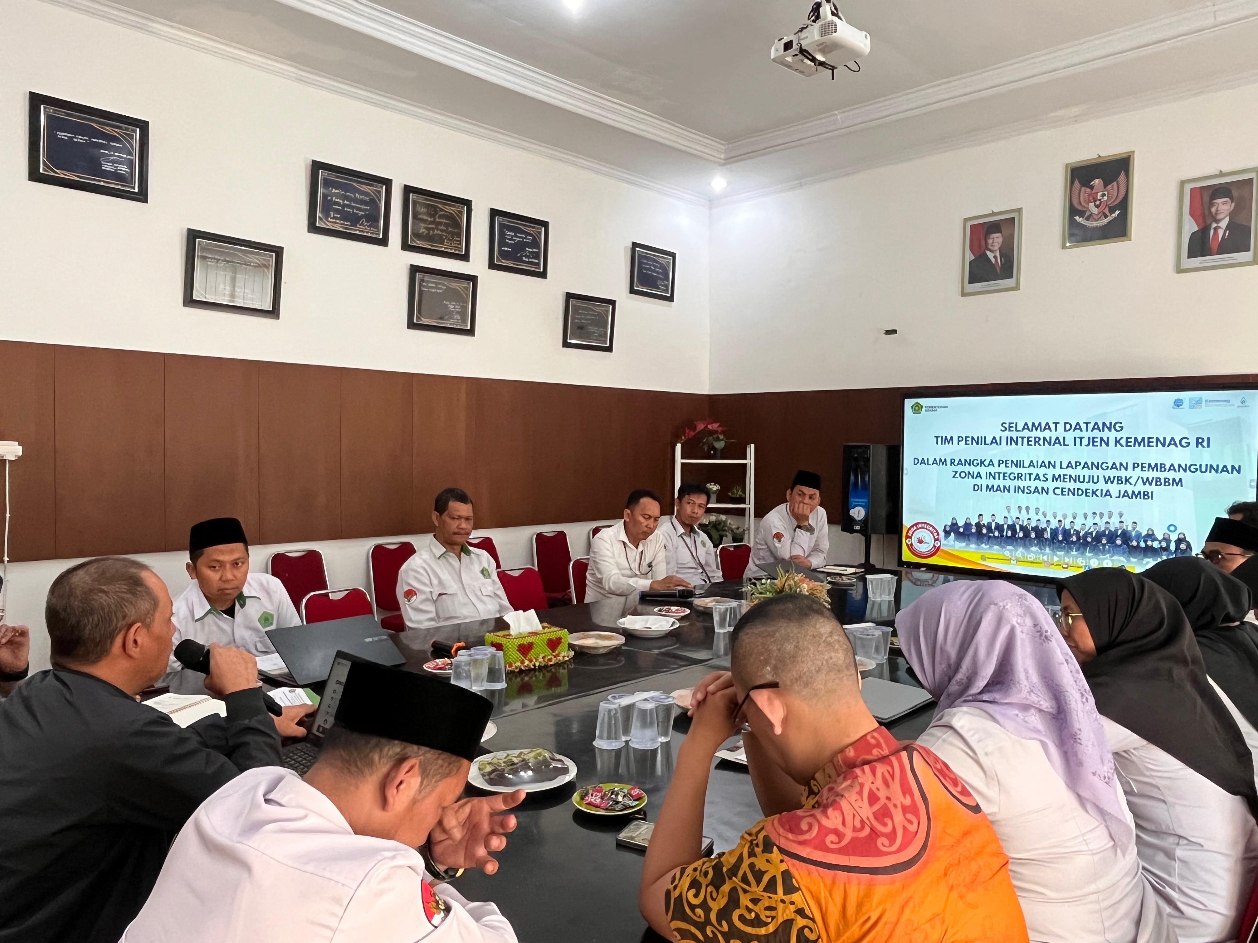 Inspektur I Itjen Kemenag RI Berikan Pembinaan Teknis Pembangunan Zona Integritas di MAN IC Jambi