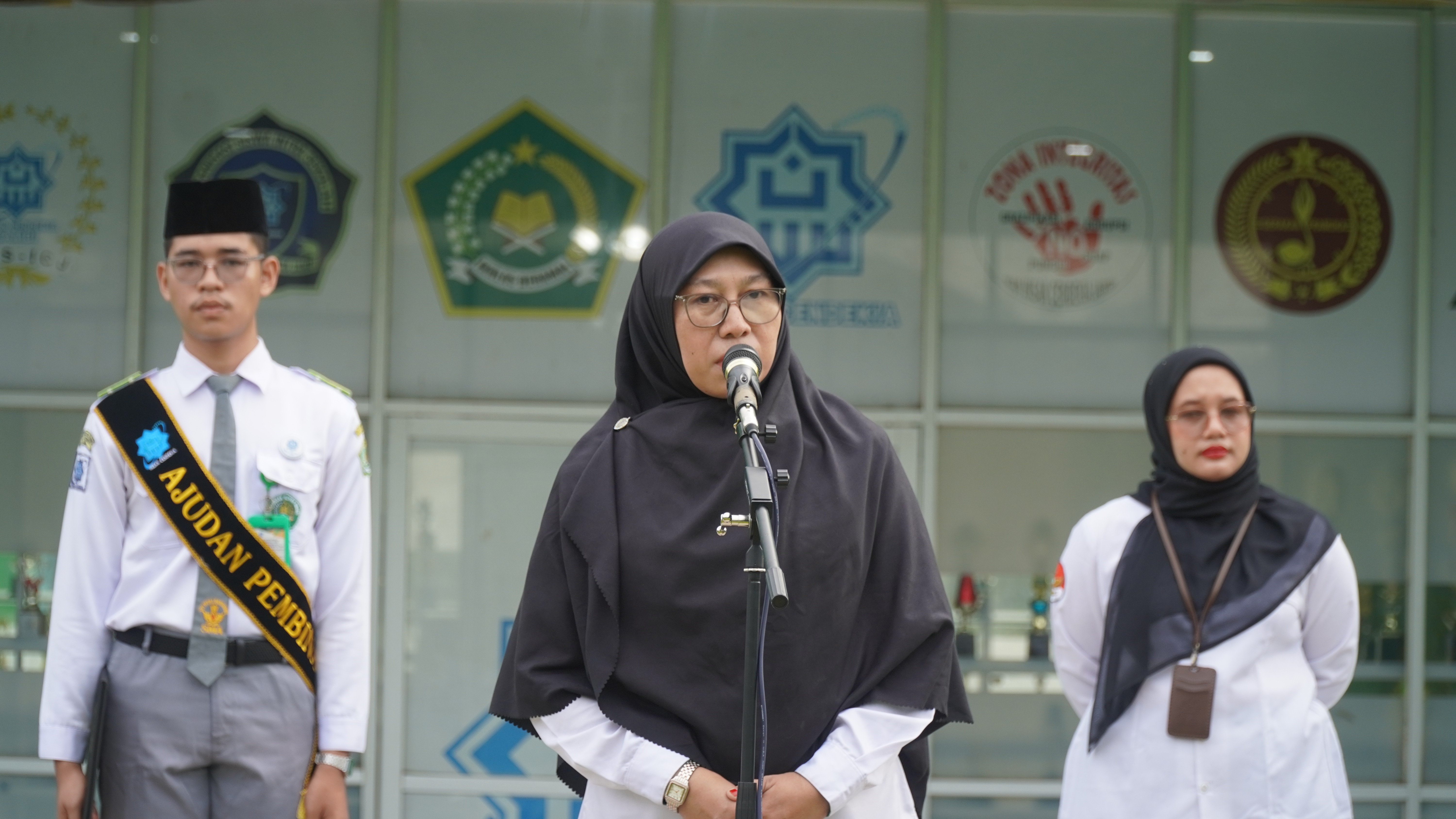 Jaga Adab, Tunaikan Tanggung Jawab, Pesan Inspiratif  dalam Upacara MAN IC Jambi