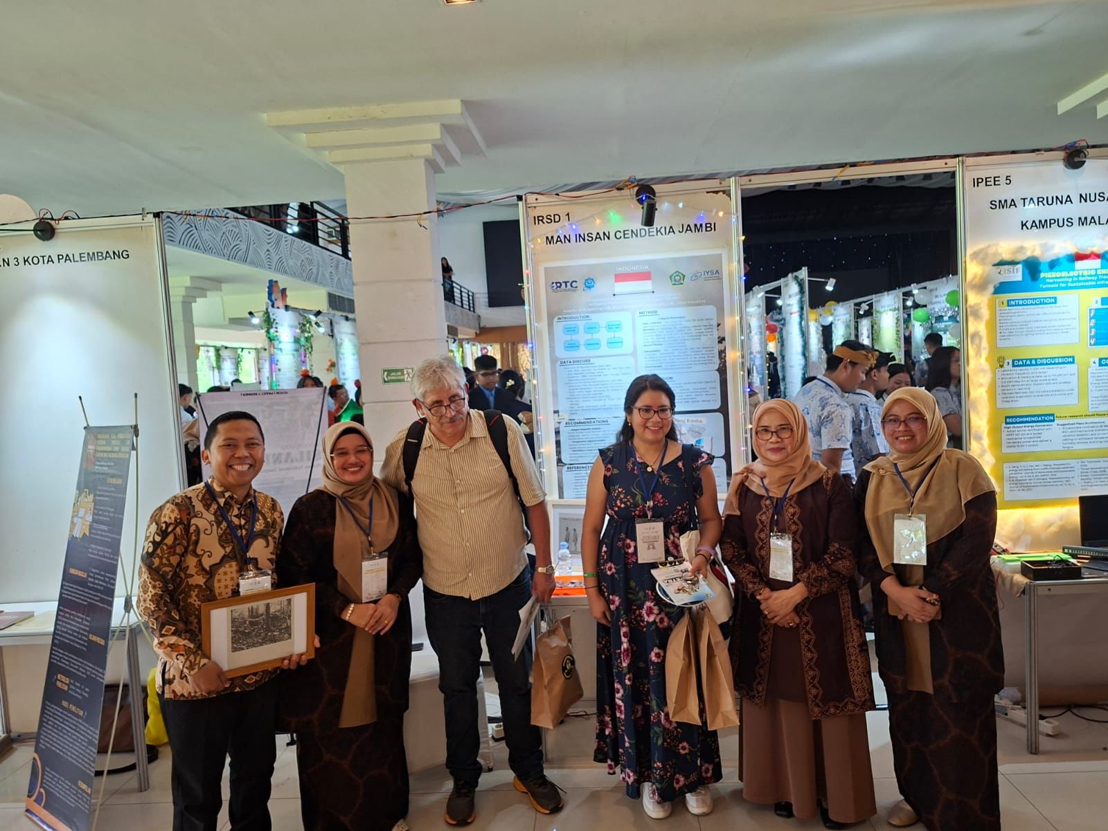 Maryana Wakili MAN IC Jambi di Kompetisi Guru Peneliti IRTC 2025 di Bali