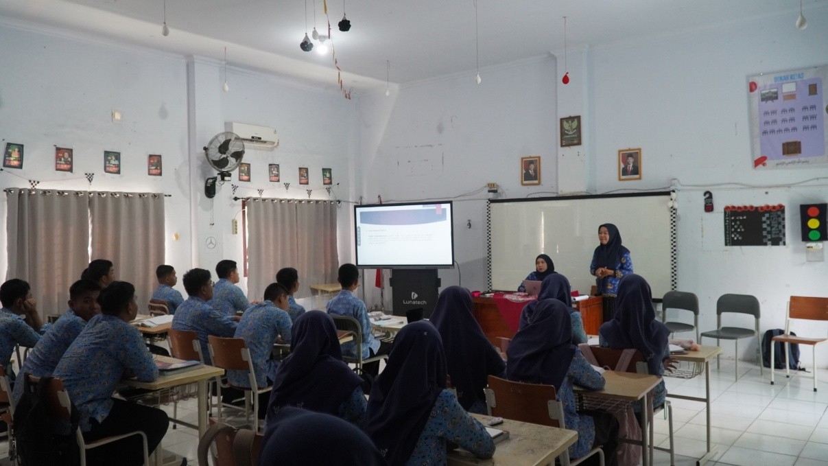 Membangun Generasi Berkualitas, Siswa XI.5 MAN IC Jambi Dalami Isu Kependudukan dan Peran Keluarga
