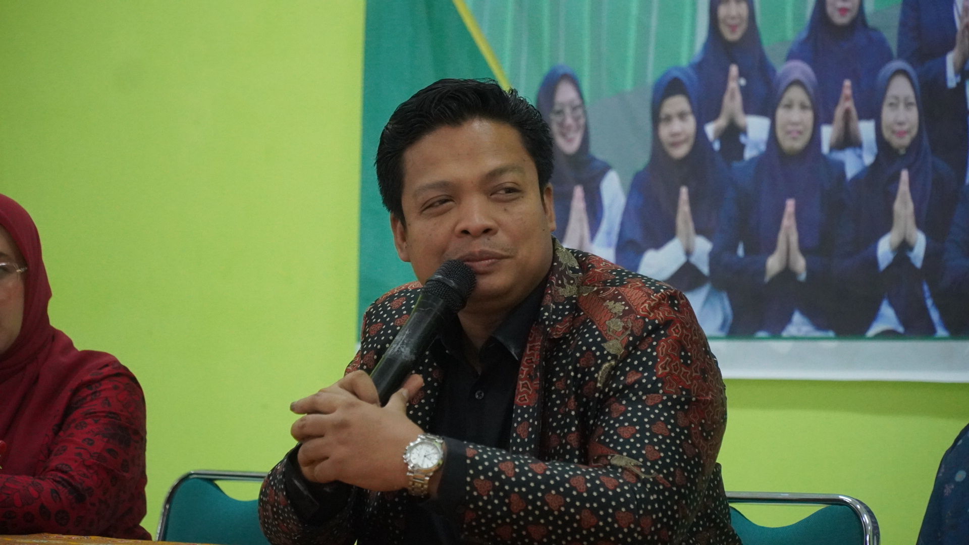 Membangun Kesadaran dan Mindset Positif, MAN IC Jambi Gelar Motivasi  Bersama Coach Naqoy