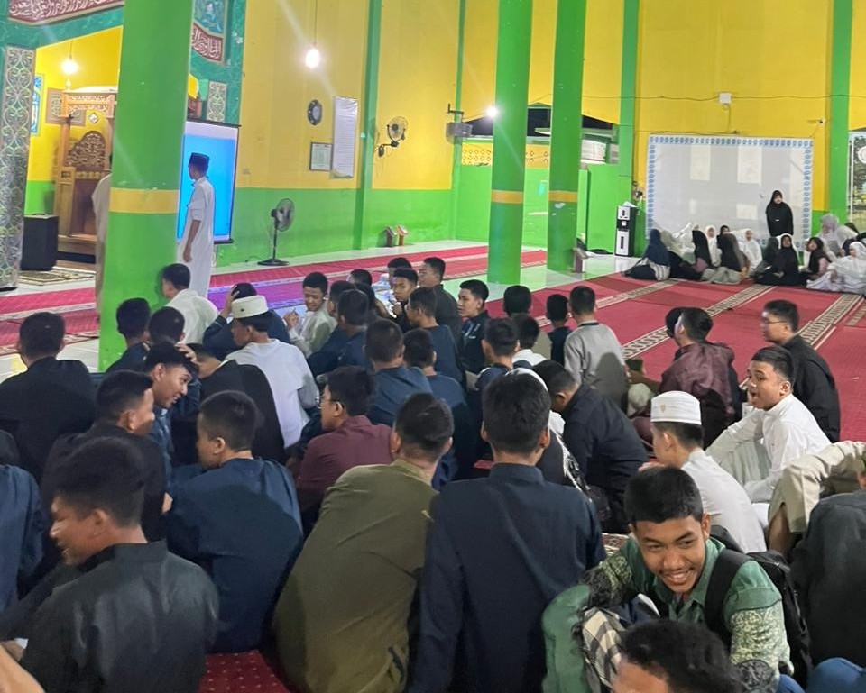 OSIS MAN Insan Cendekia Jambi Sosialisasikan Tata Tertib Harian untuk Perkuat Disiplin Peserta Didik