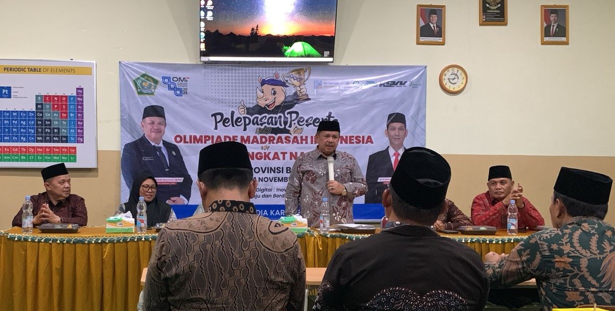 Semangat Berprestasi! Kakanwil Kemenag Jambi Resmi Berangkatkan Duta OMI