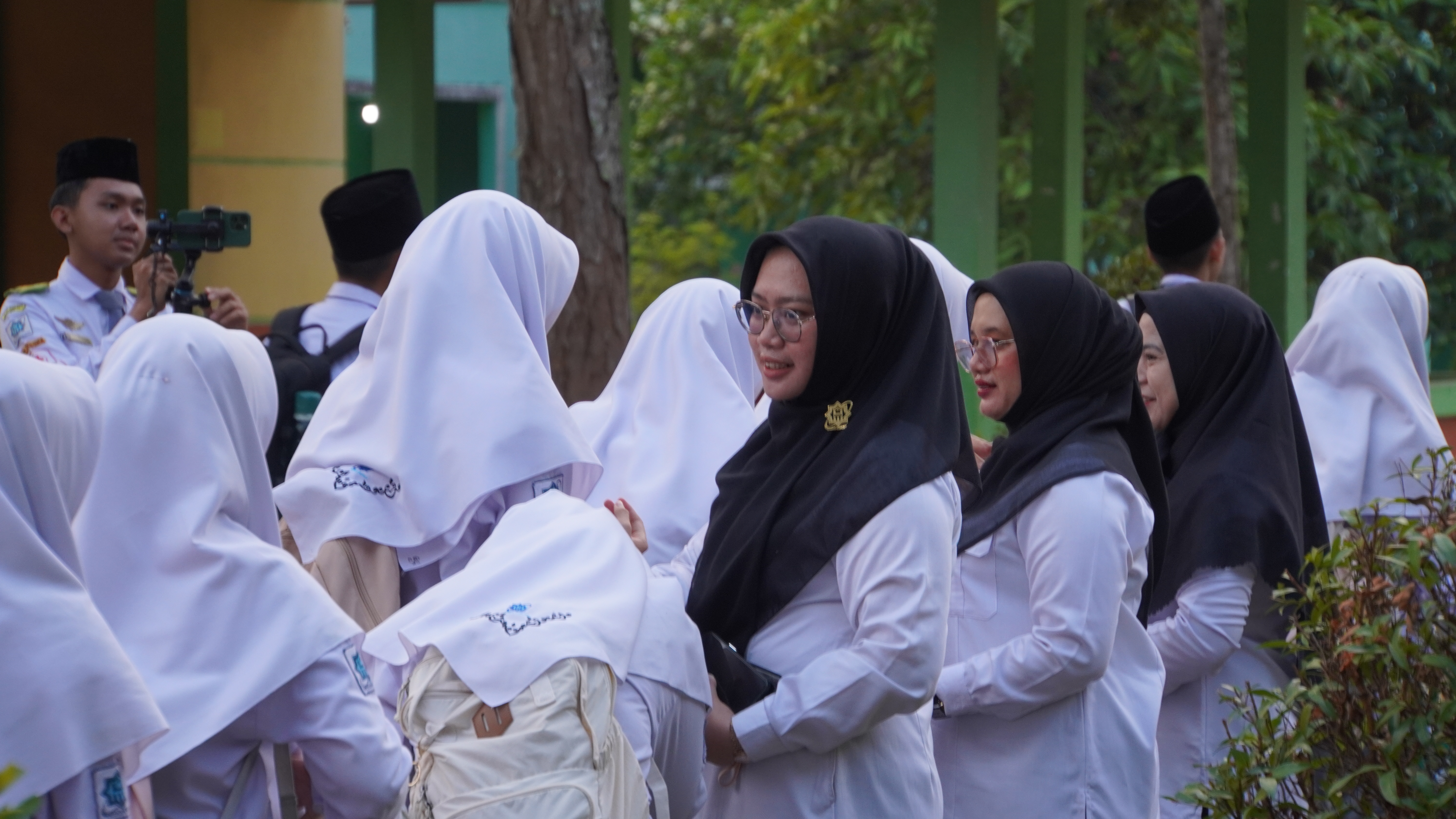 SENSASI MAN IC Jambi,Salam Pagi, Tanamkan Santun dan Religius untuk Membangun Budaya Integritas