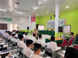 Agung Suciati Tanamkan Semangat Cinta Tanah Air dan Toleransi kepada Murid Baru