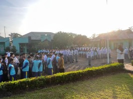 Apel Selasa Penuh Motivasi, Waka Akademik MAN IC Jambi Tekankan Kesiapan Formatif dan Manajemen Waktu Murid