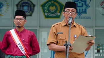 Asisten 1 Provinsi Jambi Pimpin Upacara HGN di MAN IC Jambi