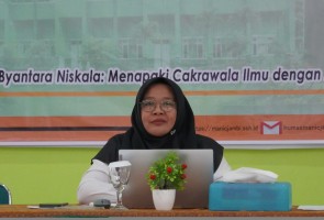 Febriyani Putri, S.Pd. Bekali Murid Baru Strategi Beradaptasi dengan Sistem Pembelajaran MAN IC Jambi