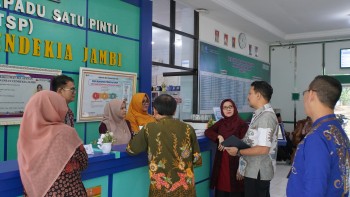 Hari Kedua Evaluasi ZI, Tim Evaluator Tinjau PTSP MAN Insan Cendekia Jambi