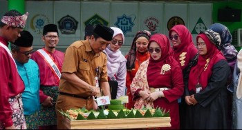MAN IC Jambi Rayakan Hari Guru Nasional dengan Meriah