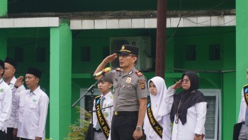 MAN Insan Cendekia Jambi Laksanakan Upacara Bendera dan Sosialisasi Bahaya Narkoba